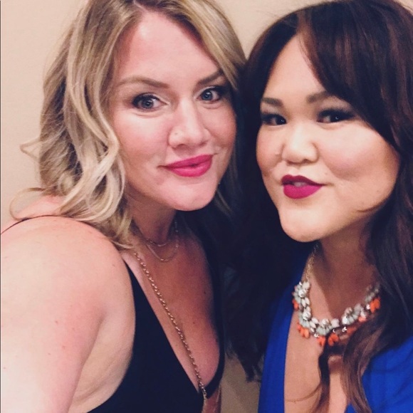 Meet your Posher, Jenn! - Picture 3 of 8